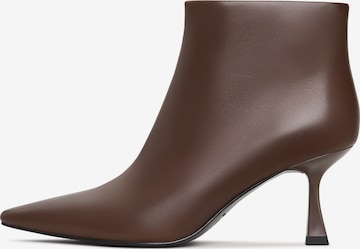 CESARE GASPARI Stiefelette in Braun: Vorderseite