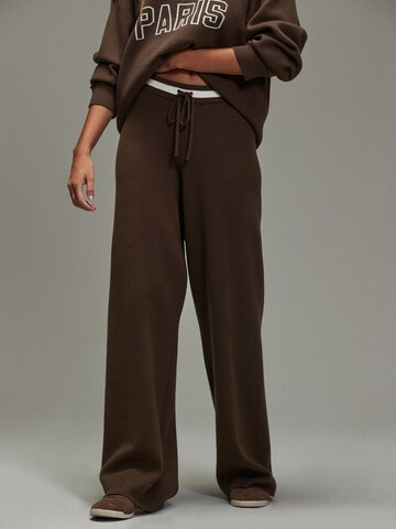 Next Wide leg Trousers in Brown: front
