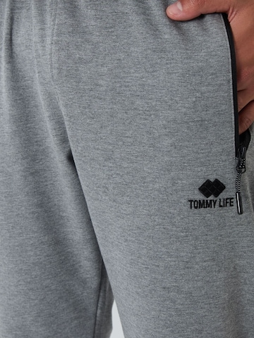 Regular Pantalon de sport Tommy Life en gris