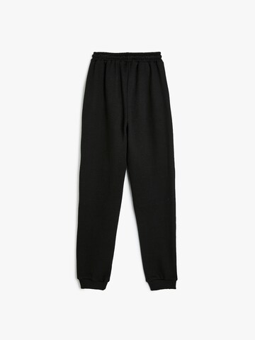 Koton Tapered Broek in Zwart