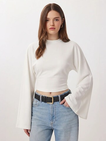 Camicia da donna di Happiness İstanbul in bianco
