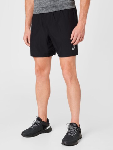 regular Pantaloni sportivi di ASICS in nero: frontale