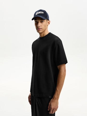 Bershka Tričko - Čierna: predná strana