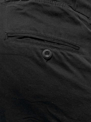 Regular Pantalon cargo '16610' Tazzio en noir