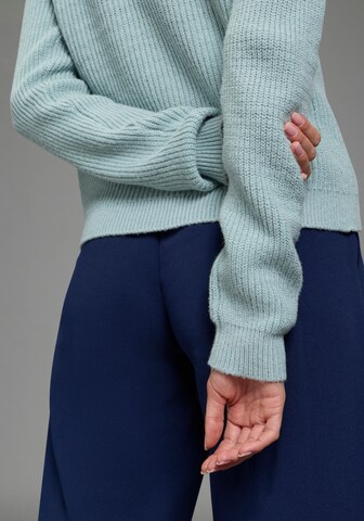 LAURA SCOTT Knit Cardigan in Green