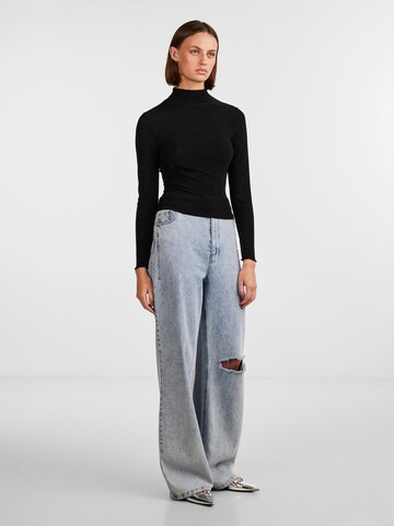 Maglietta 'PCSANDRA' di PIECES in nero