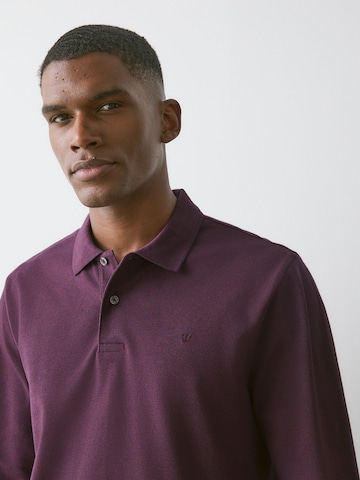 Next Shirt in Red