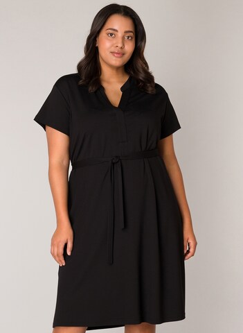 BASE LEVEL CURVY Kleid in Schwarz: Vorderseite