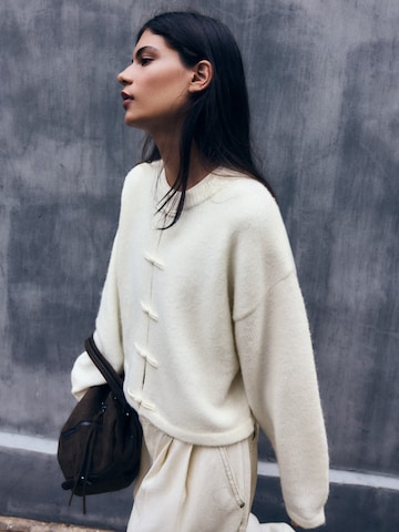 Cardigan Bershka en blanc : devant