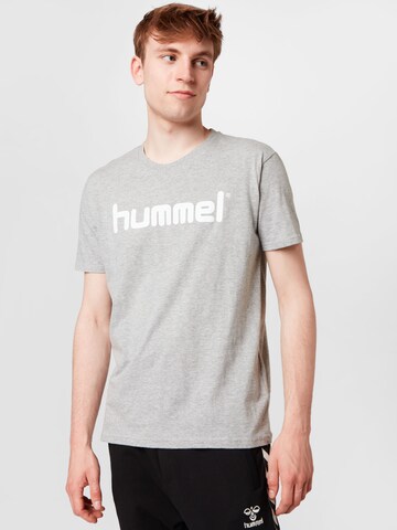 Hummel Shirt in Grijs: voorkant