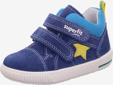 SUPERFIT - Zapatos primeros pasos 'Moppy' en azul: frente