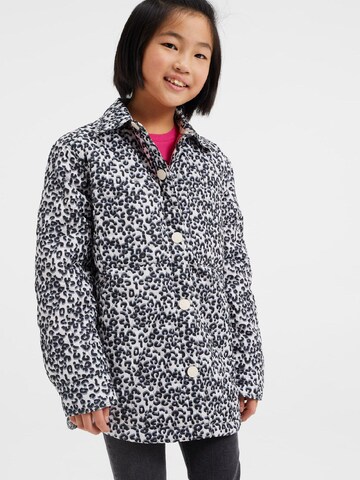 WE Fashion Hemdjacke in Schwarz: Vorderseite