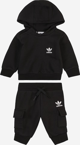 Survêtement 'Hoodie Cargo Set' ADIDAS ORIGINALS en noir : devant