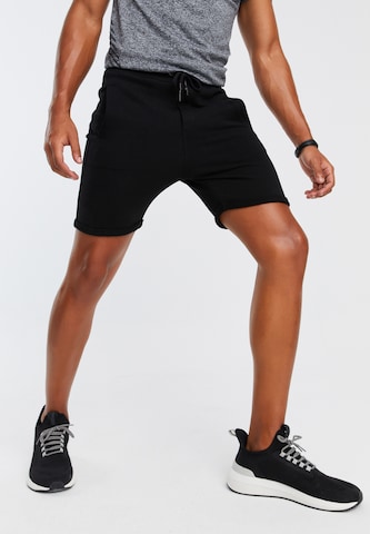 Leif Nelson Slimfit Shorts in Schwarz