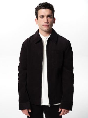 ABOUT YOU x Jaime Lorente Between-Season Jacket 'Emilio' in Black: front