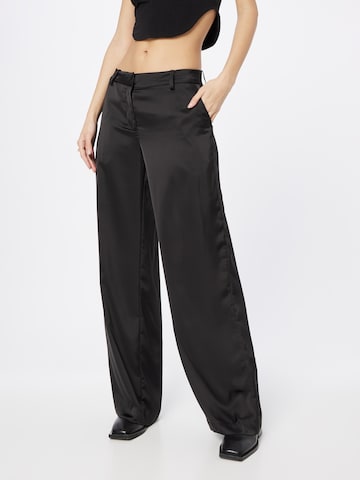 Wide Leg Pantalon à plis 'Riley' WEEKDAY en noir : devant