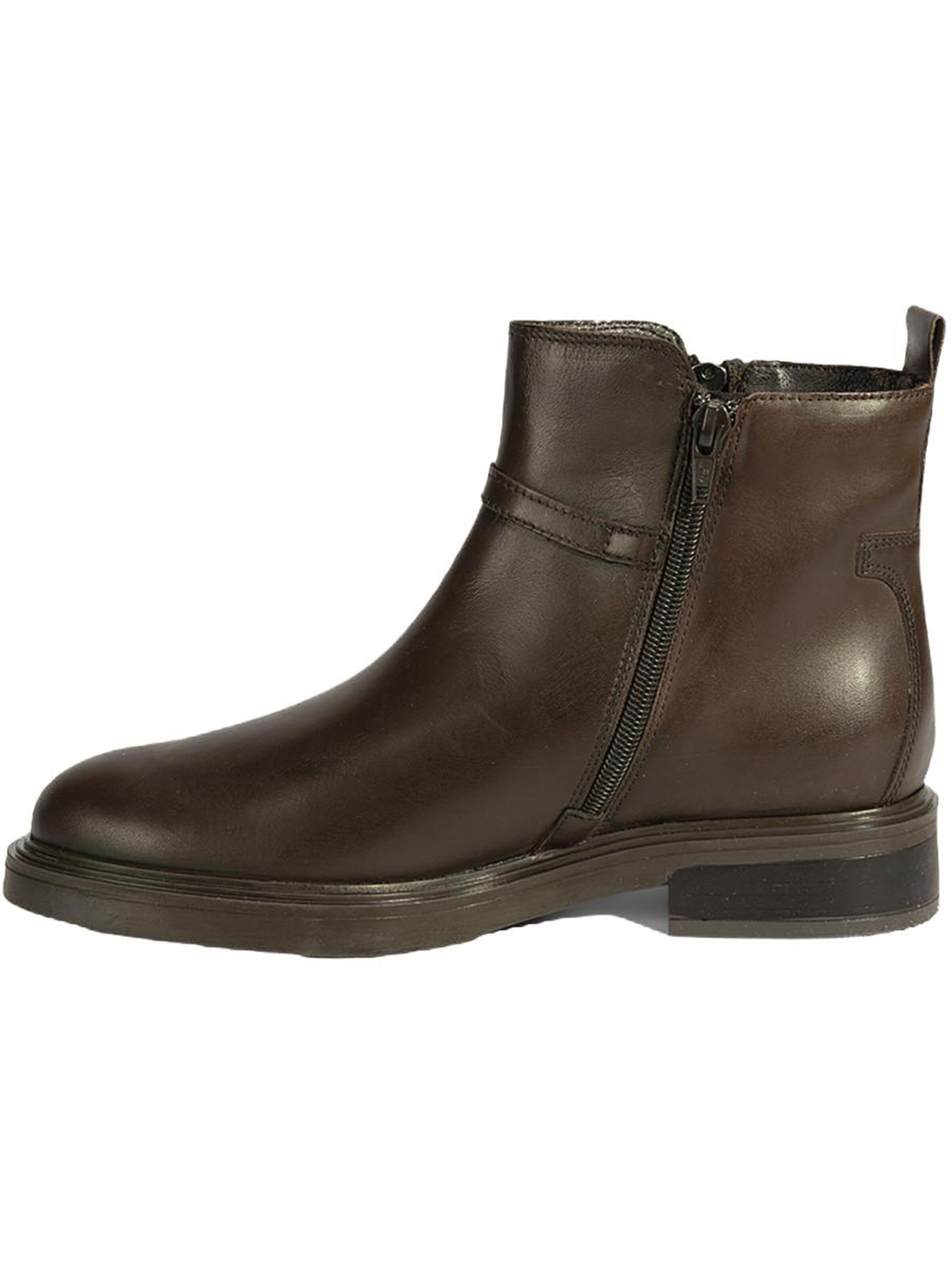 Desa Boots in Brown