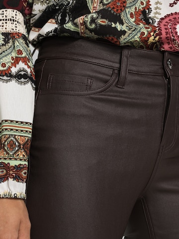 bonprix Slimfit Byxa i brun