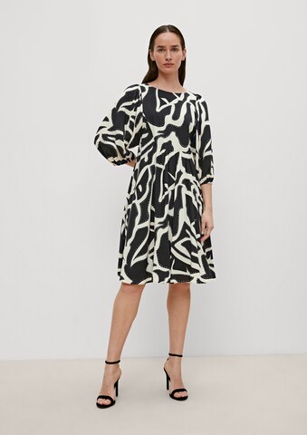 Robe COMMA en noir : devant