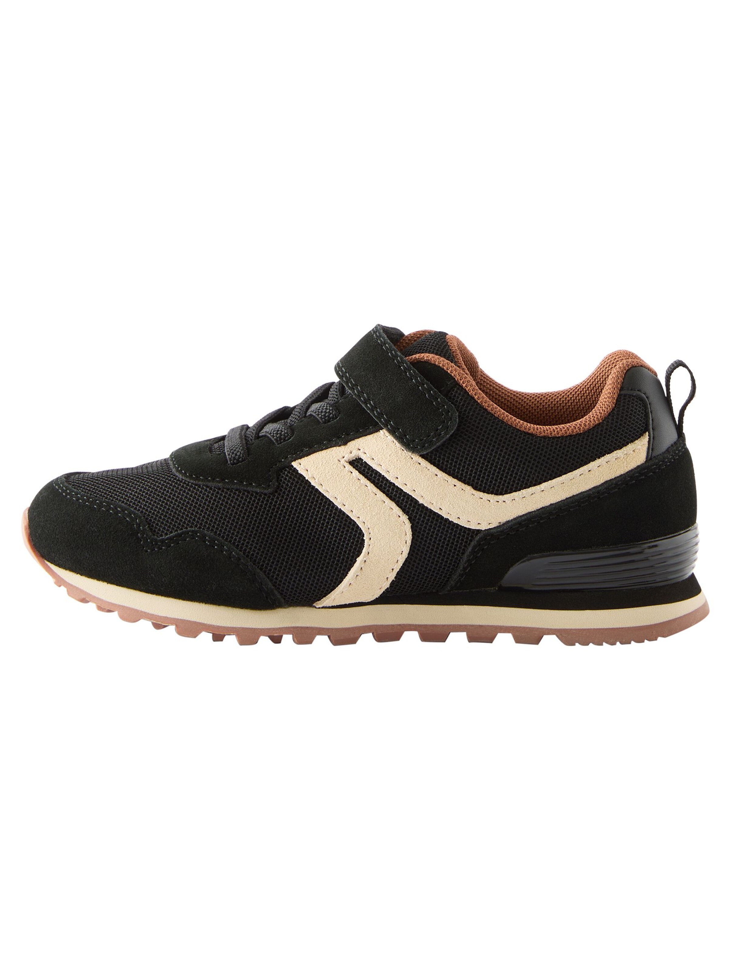 Next Tenisky – černá: přední strana