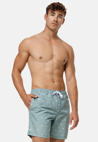 INDICODE JEANS Board Shorts 'Maya' in Green: front