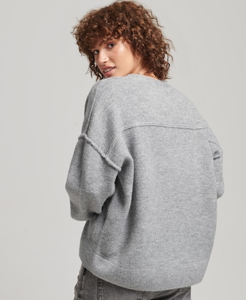 Superdry Pullover in Grau