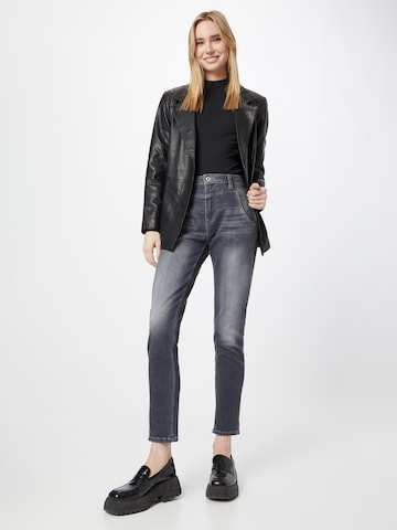 Pepe Jeans Regular Jeans 'CAREY' in Blue