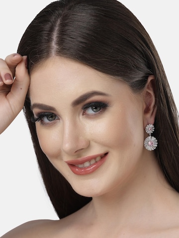 Orecchini 'Bernadettesa' di AVANT-GARDE PARIS in bianco