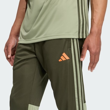 ADIDAS PERFORMANCE Slimfit Sportbroek 'Tiro 25 Essentials' in Groen