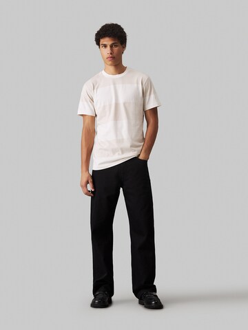 Calvin Klein Jeans T-Shirt in Beige