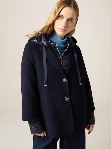 Cappotto invernale di oltre in blu: frontale
