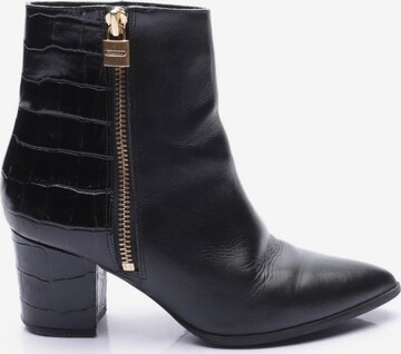 Michael Kors Dress Boots in 37 in Black: front