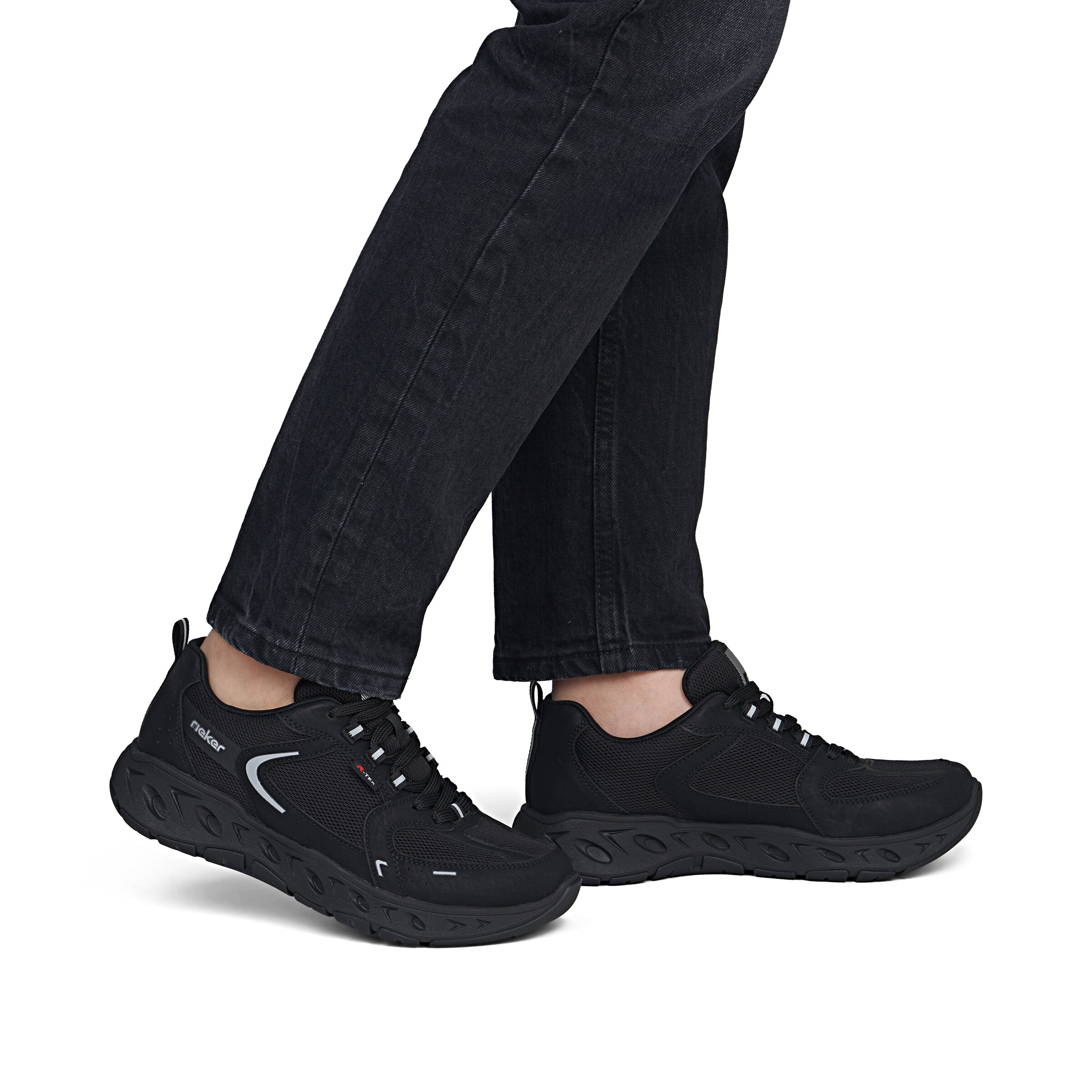 Baskets basses Rieker en noir