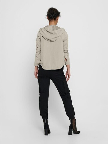 Veste mi-saison 'Skylar' ONLY en gris