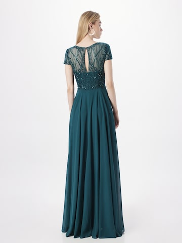 Rochie de seară de la LUXUAR pe verde