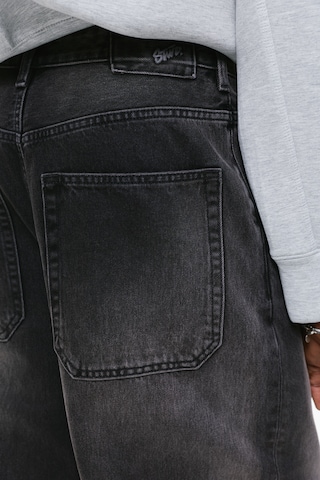 Pull&Bear Baggy Jeans in Grey