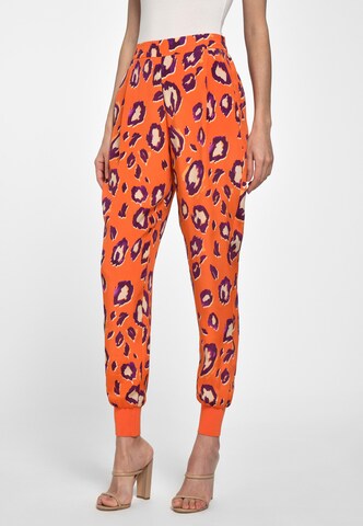 Laura Biagiotti Roma Regular Jogger Pants Silk in Orange: predná strana