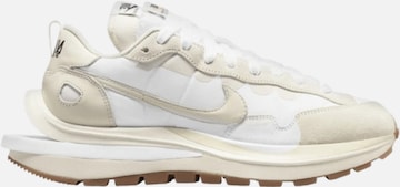 Baskets basses 'Vaporwaffle Sacai Sail Gum' NIKE en blanc : devant