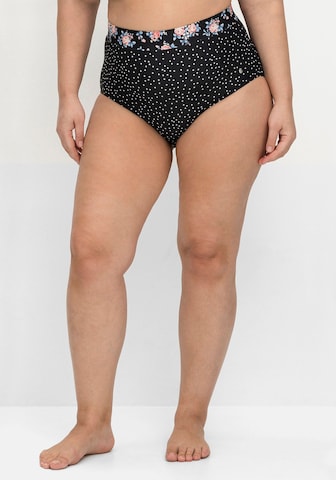 SHEEGO Bikini Bottoms in Black: front