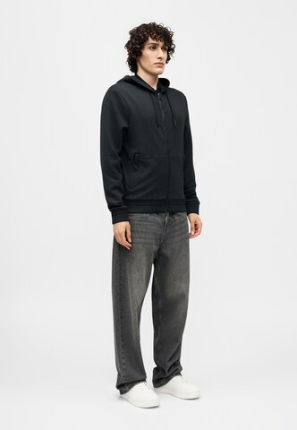 BOGNER - Sudadera con cremallera 'FOREST' en negro: lado