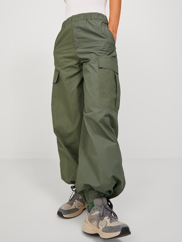 Loosefit Pantalon cargo 'Yoko' JJXX en vert : devant