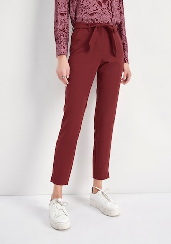 HECHTER PARIS Slim fit Pants in Red: front