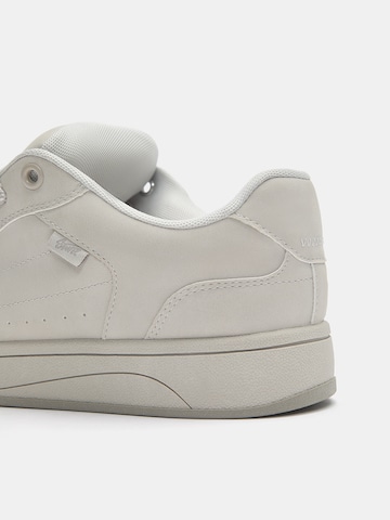 Pull&Bear Rövid szárú sportcipők - szürke