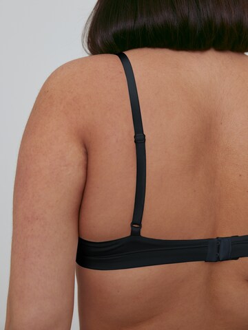 Triangolo Reggiseno 'Merit' di EDITED in nero