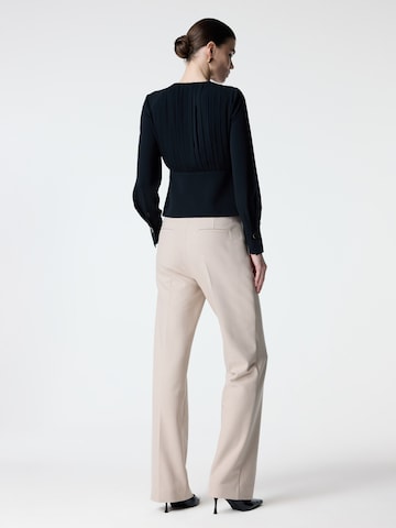 adl Blouse in Zwart