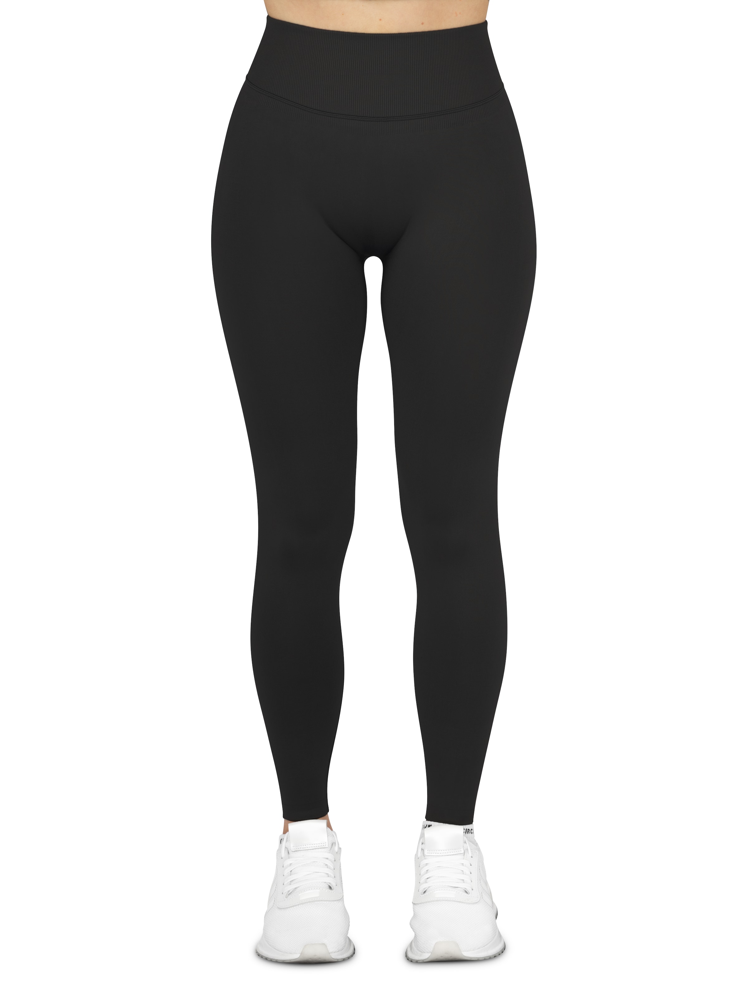 Circle Five Sportanzug 'Scrunch Shape Set (Push-Up Leggings und Medium Support Sport-BH)'‌‌‌‌‌‌‌‌‌ in Schwarz
