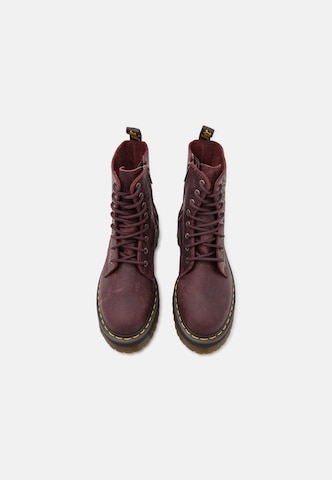 Dr. Martens - Botim com fivela 'Jadon' em vermelho