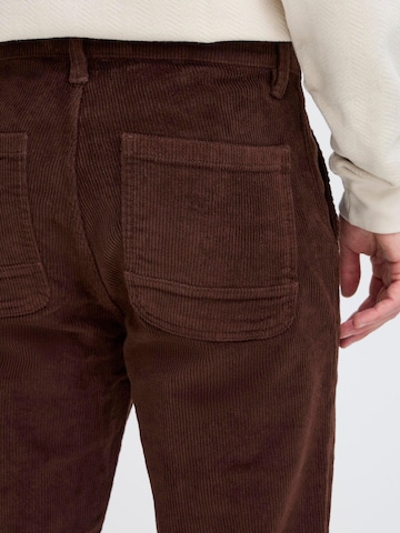 Loosefit Pantalon chino ' BHMADDOX-Cord ' BLEND en marron