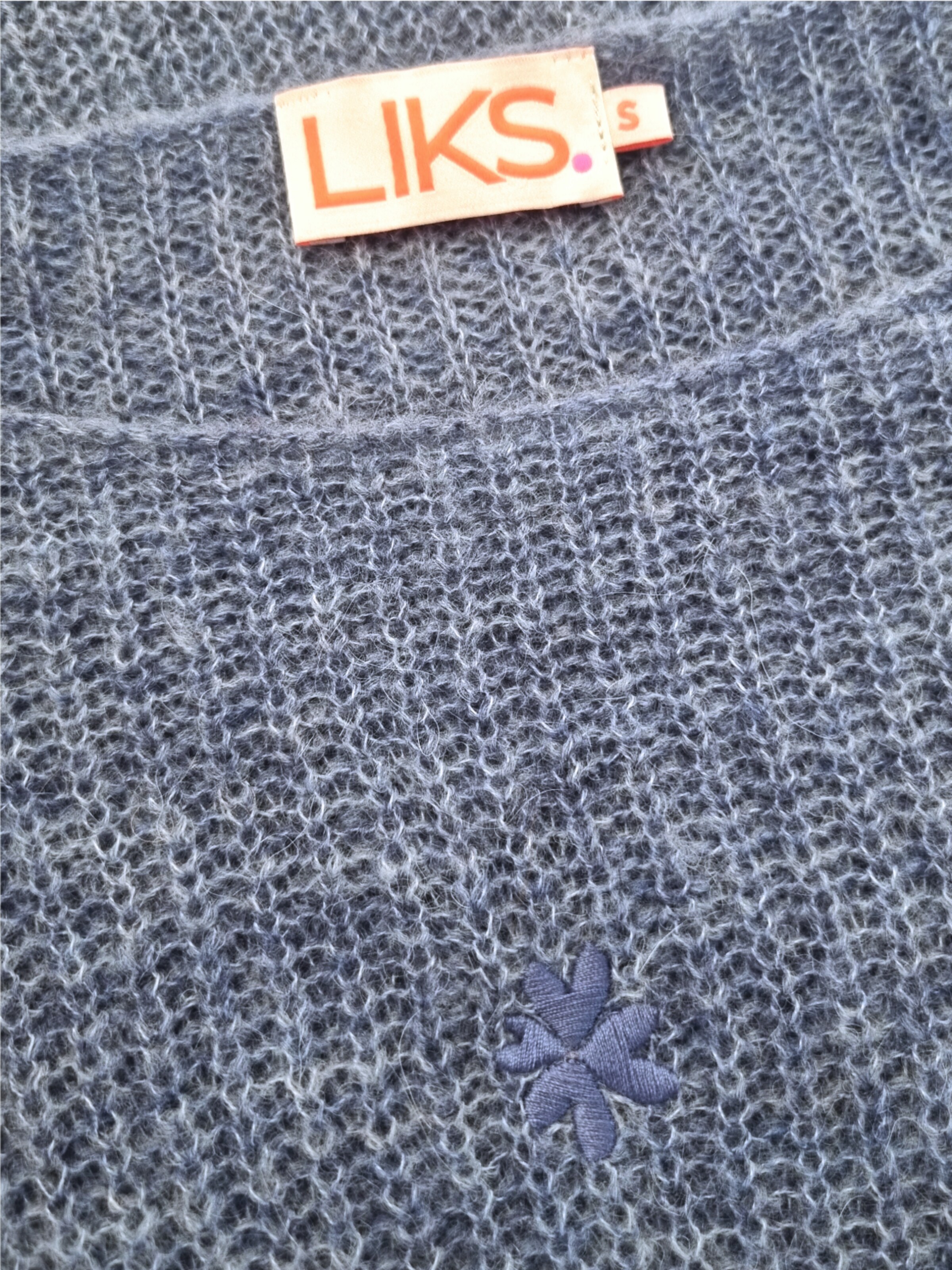 LIKS. Munich Sweater 'Leichter Strickpullover mit Herzblume' in Blue