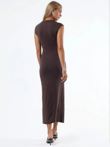 Busem Midi Kleid in Braun